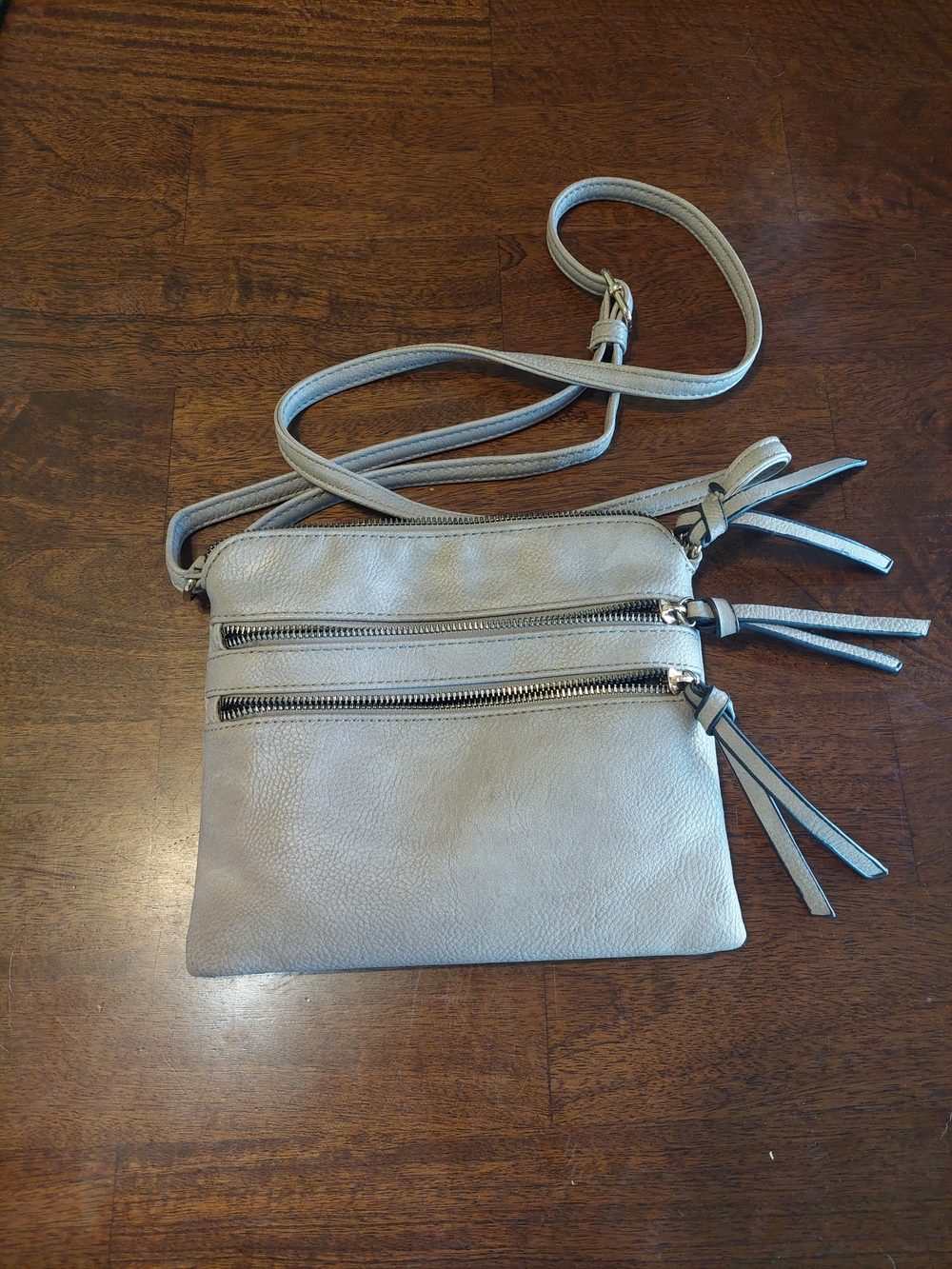 Classic Crossbody Bag in Light Gray